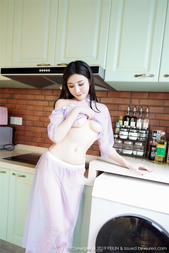 Celina青妍创可贴遮乳首的厨房性感美乳厨娘美女图片888美女图