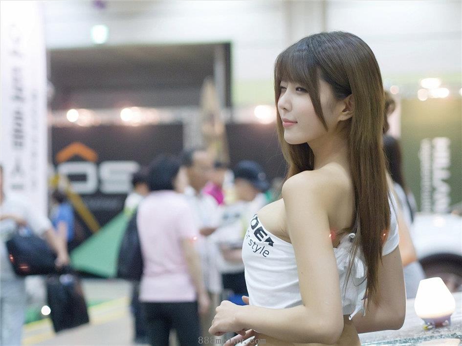 韩国超级车模许允美美图888美女图