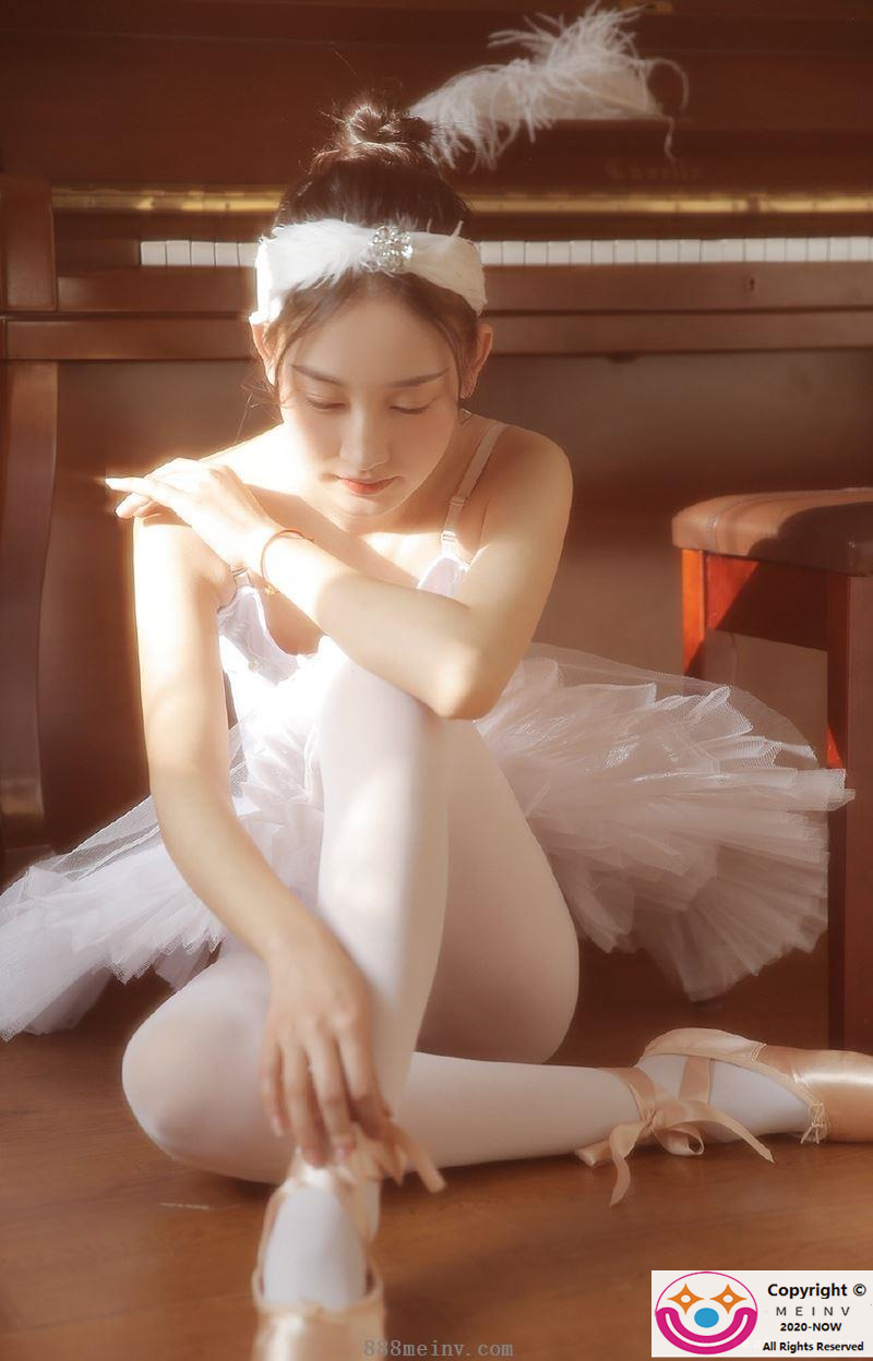 气质美女白色吊带芭蕾舞裙文艺纯净艺术清纯美女