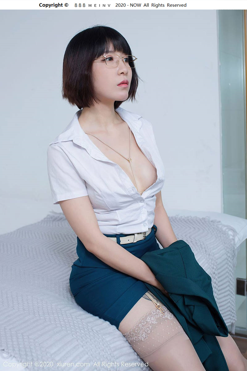 新晋大美妞安妮斯朵拉An 白衬衫短裙肉丝系列私人写真 www.888meinv.com 美女图片网
