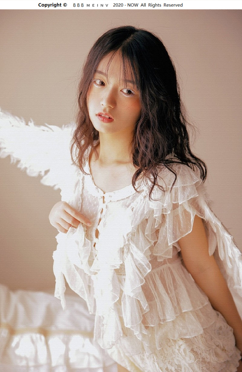 好看的图 纯欲少女白色蕾丝吊带裙高清写真 www.888meinv.com 美女图片网