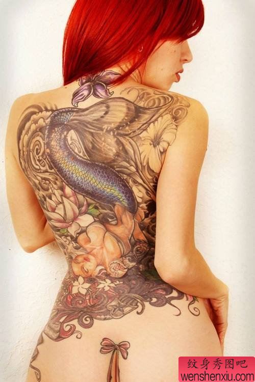 女人满背彩色美人鱼纹女主角下身被纹纹身