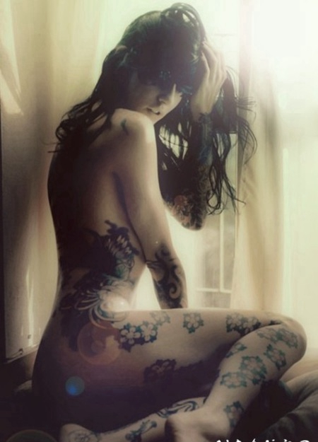 欧美女生性感腰部大腿女性纹身个性潮流图案