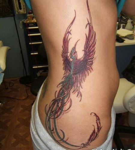 美女腰部彩绘凤凰纹身最好看的纹身图案