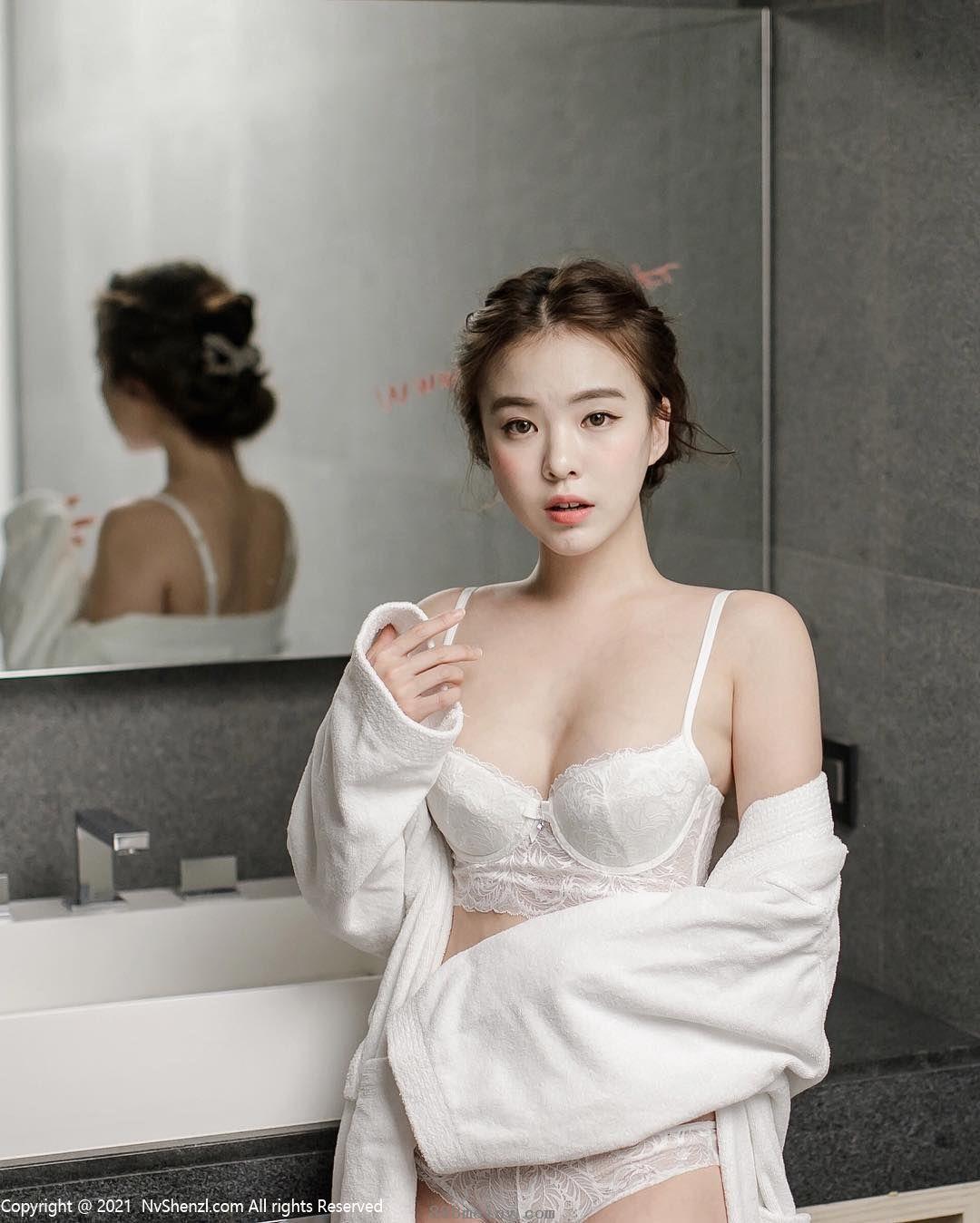 南韩超人气网红Ha Neul 初成熟的内衣模特儿